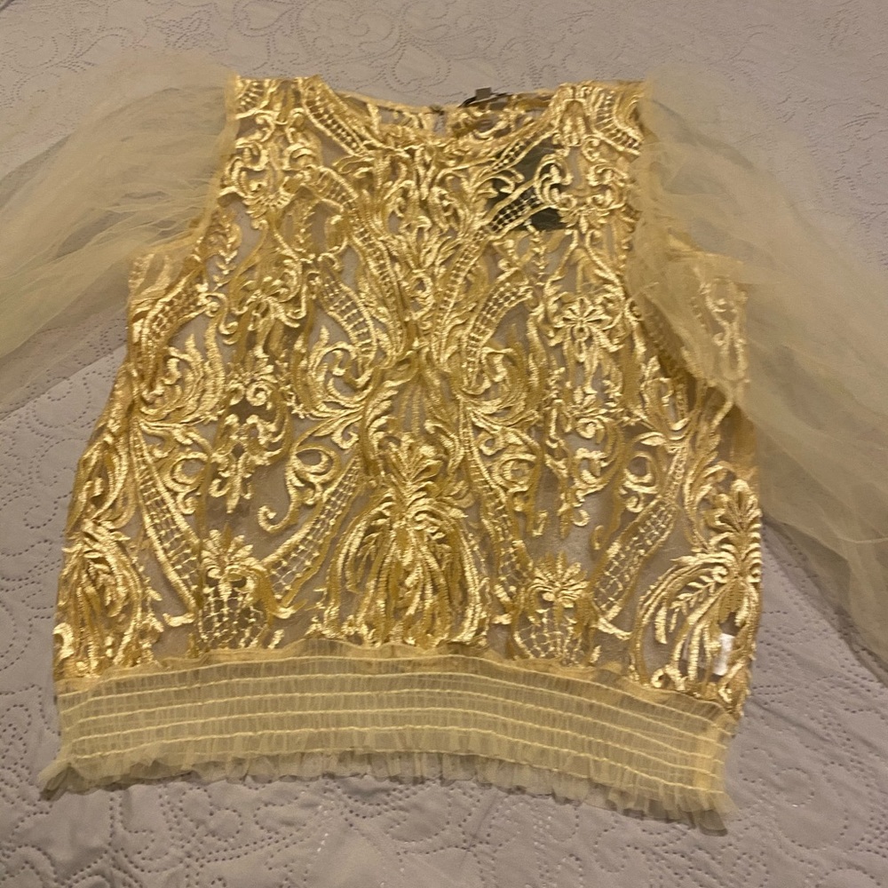 Gold lace top never been worn